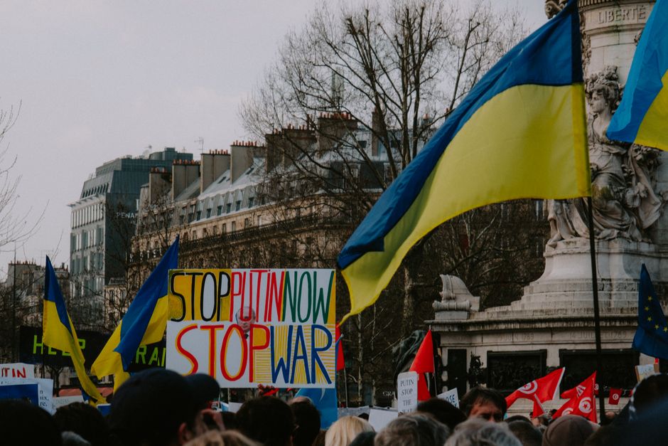 Привітання з Днем Гідності і Свободи
